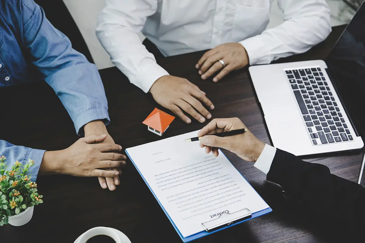 How Trade-Offs in Vendor Contracts Influence HOA Performance Across Philadelphia
